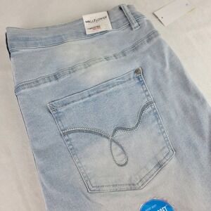 Wallflower Irresistible High Rise Midi Button Fly Denim Shorts Plus Size 22